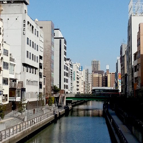 [Exterior] The hotel along the Dotombori River blends in with the scenery of & ldquo; THE Osaka & rdquo; ♪ The building in the foreground is the hotel ☆