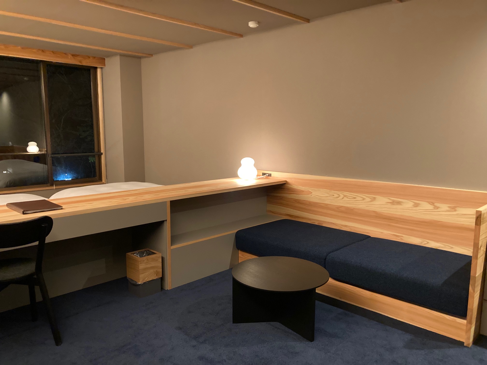 352　コンセプトルーム　藍