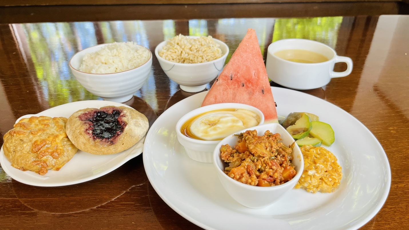 おすすめ【2食・生演奏・体験付き】こだわり料理〇パジャマで聴けるサックス〇親子でパン作り〇お子様歓迎