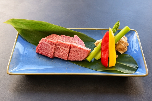 【料理長おすすめ・極上の夕餉／2食付】A4ランクとちぎ和牛ヒレを富士山溶岩石焼きで味わう、美食の旅