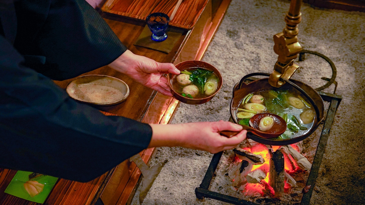 【芦名の冬定番】会津地鶏鍋プラン♪会津地鶏と新鮮な野菜の鍋料理をいろり焼きと共に／貸切温泉付き