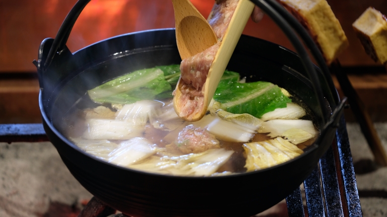 【直前割！】見つけたらラッキー♪会津地鶏と新鮮な野菜の鍋料理をいろり焼きと共に／貸切温泉付き