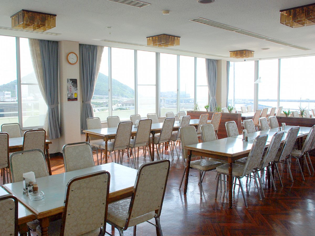 【海の見えるレストラン　２階】ラストオーダー１９：３０