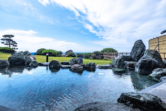 【10月‐3月限定】水面が光る青い海に心を癒し、佐渡産の季節会席を愉しむ贅沢旅（2食付き）