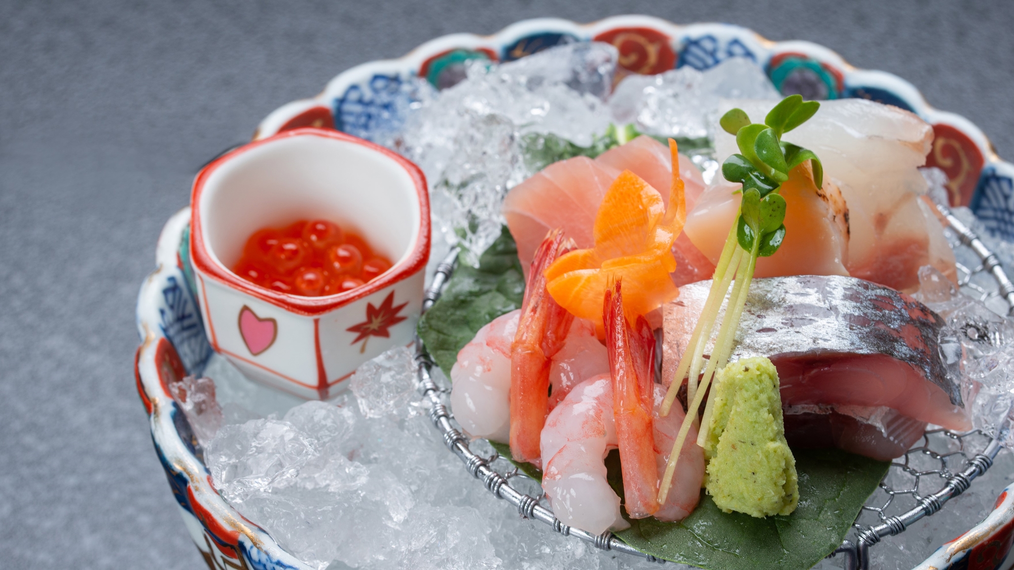 *夕食一例/日本海で育った活きの良い新鮮な魚をお刺身でお召し上がりいただけます。