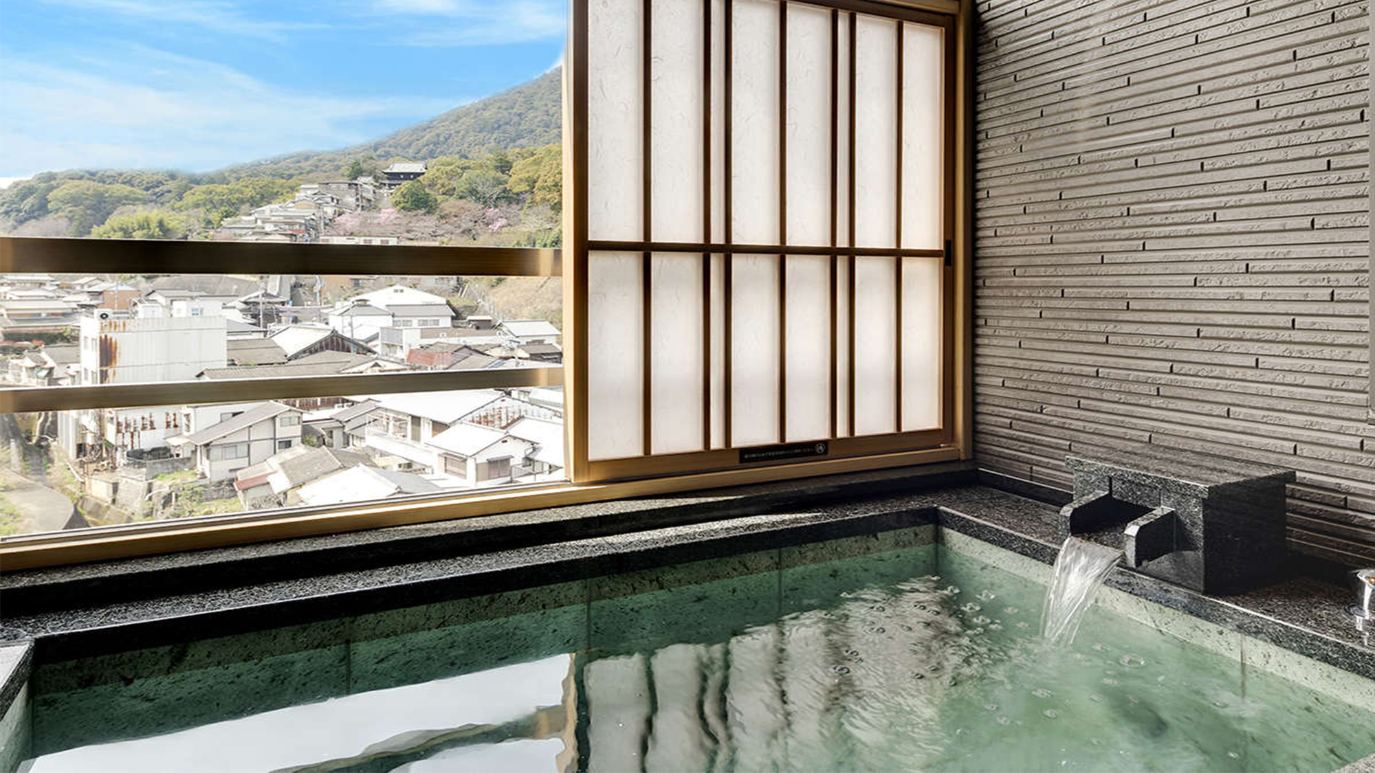 【－別邸初音プレミアム－露天風呂付】「天然温泉」と琴平の景色を一度に♪（金刀比羅宮ビュー側）