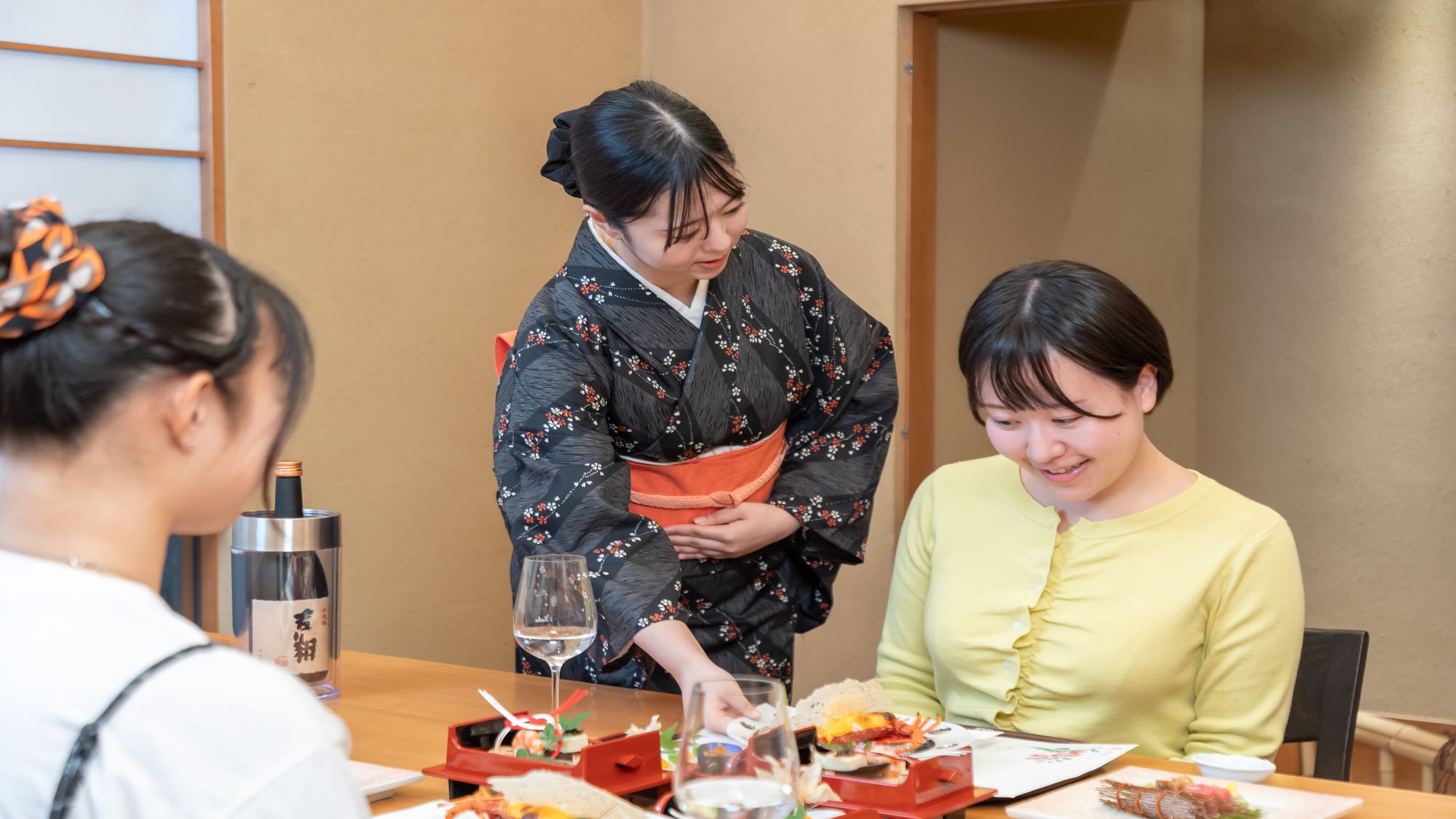 【別邸仲じま】食事イメージ