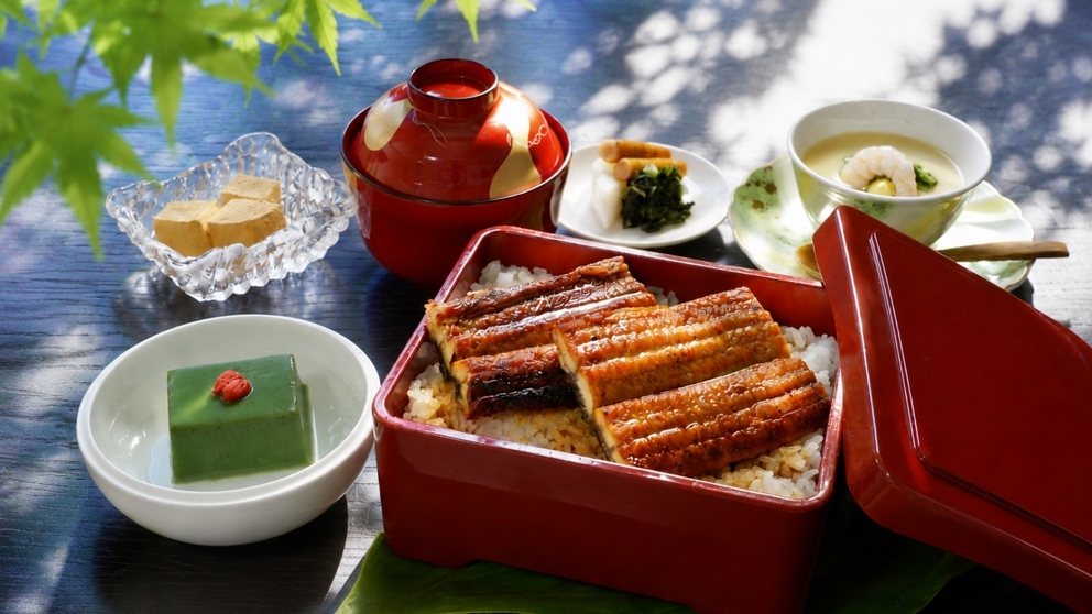 ボリューム満点！フワフワ柔らか「国産うな重」を堪能＜2食付＞