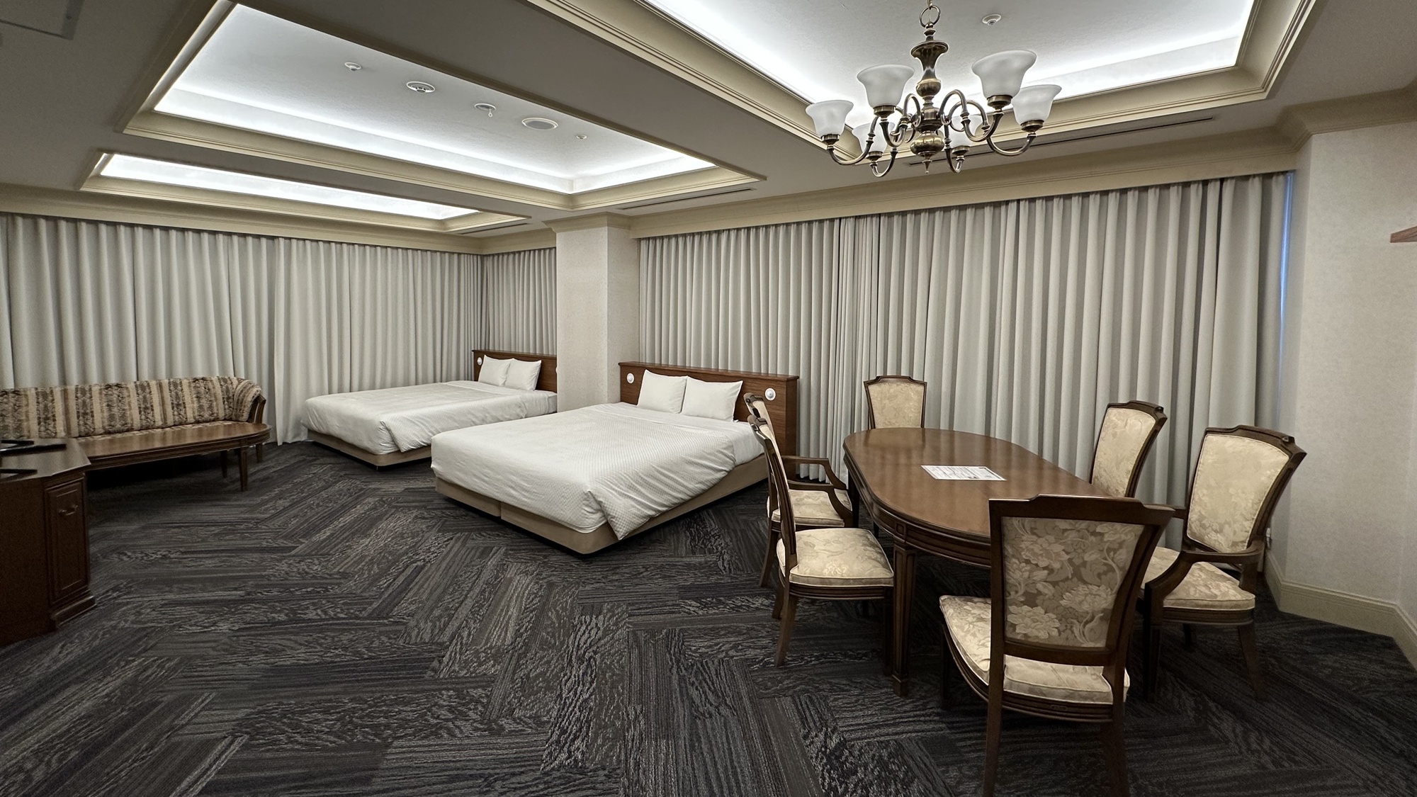 *【グランルーム】2025年4月デビュー。10月にはカーペットも新調しました。