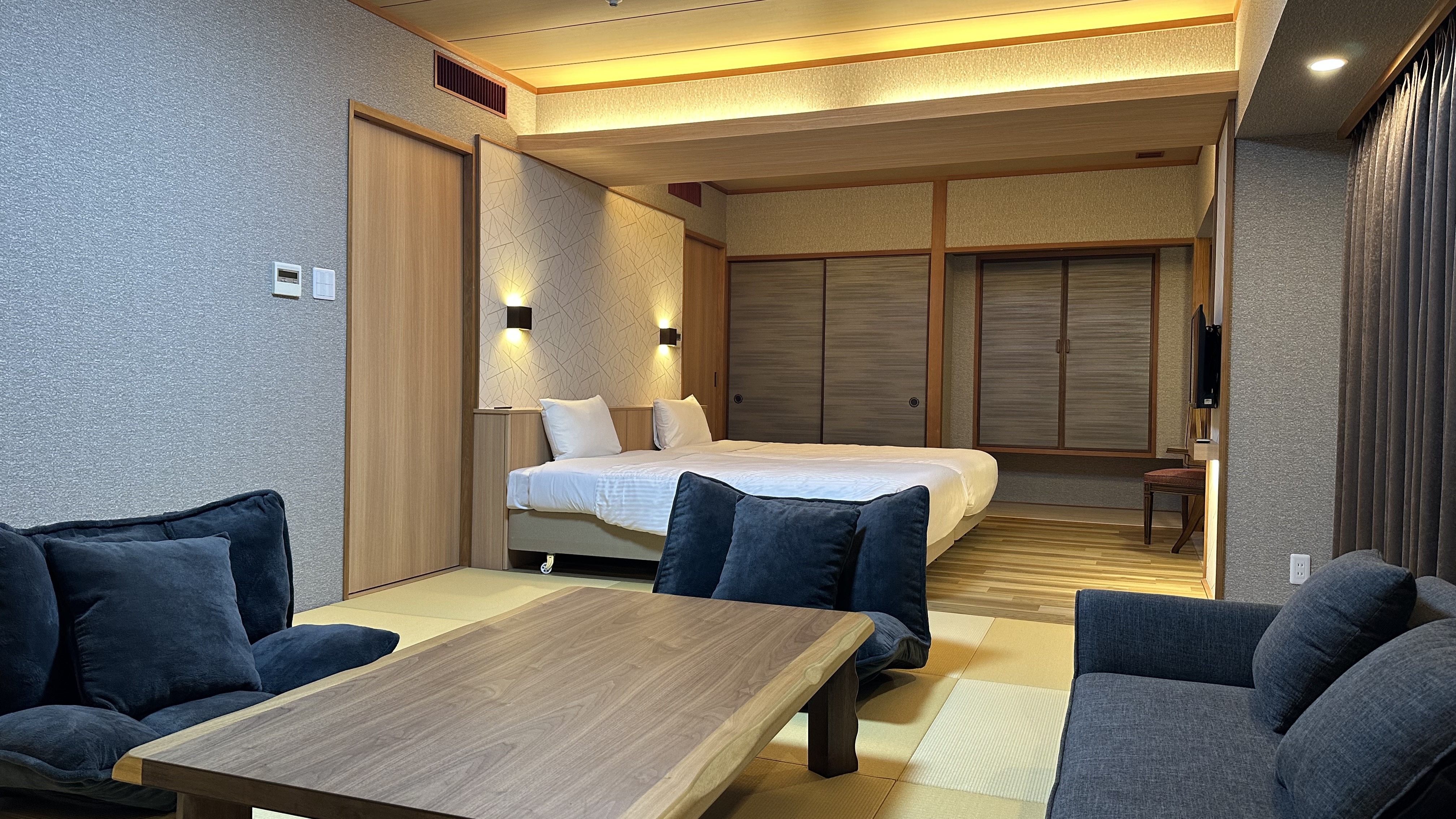 *【和洋室デラックス】畳スペースに和布団を敷けば、最大6名様までご宿泊可能