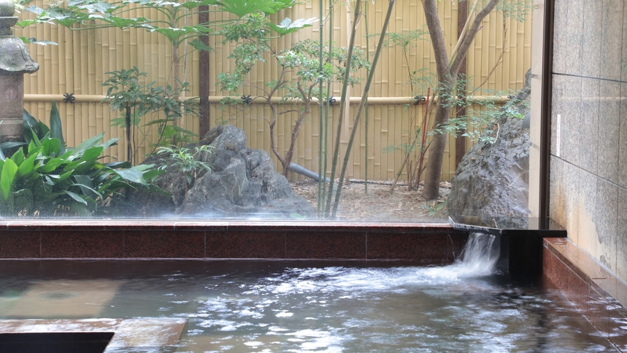 *【天然温泉大浴場「おしどりの湯」（男性）】リウマチや循環器疾患などに効能があり