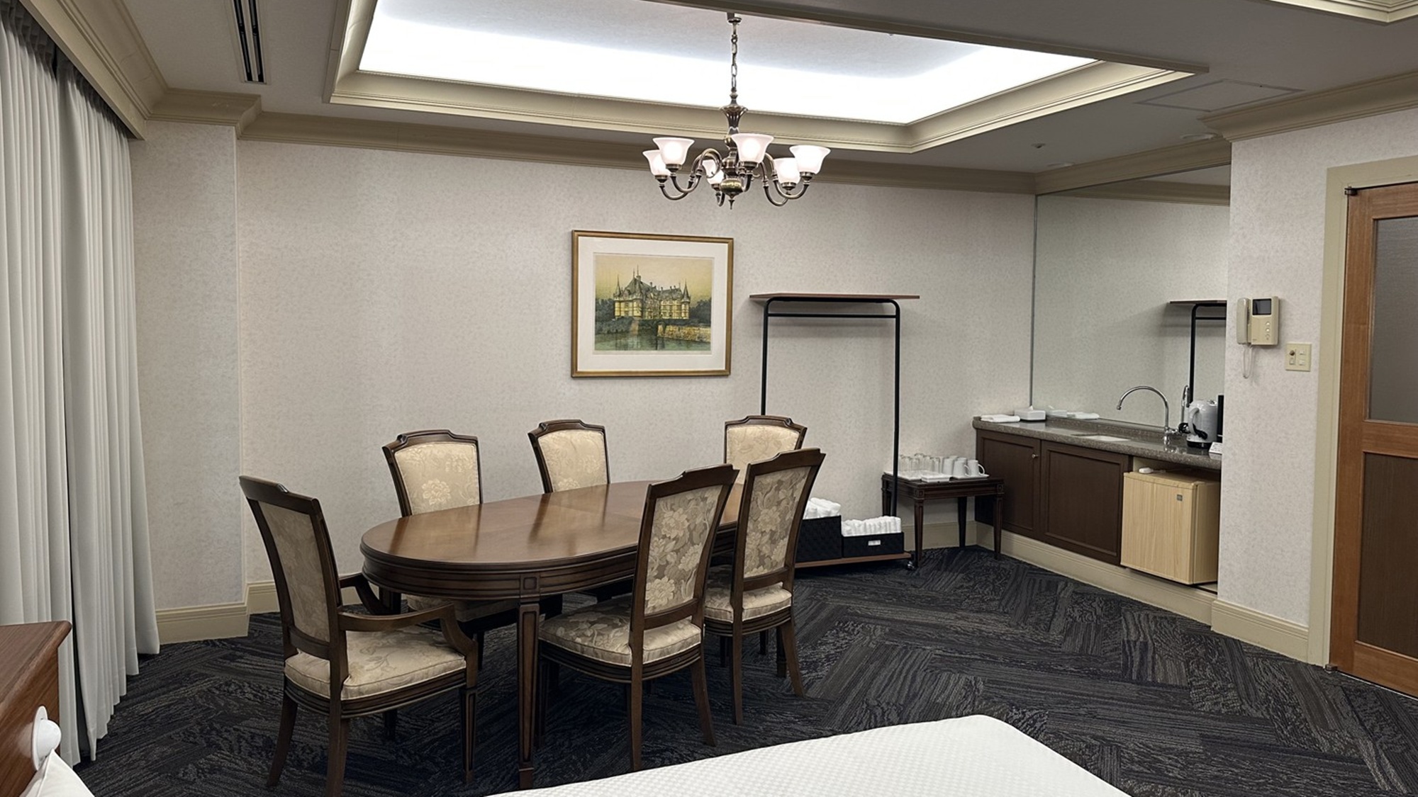 *【グランルーム】ゆったりくつろげるキングベット。(2台ご用意。最大4名様利用)