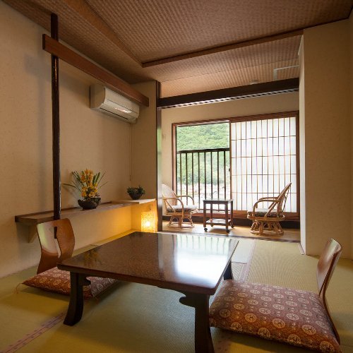 ◆ Japanese-style room 6 tatami mats ◆