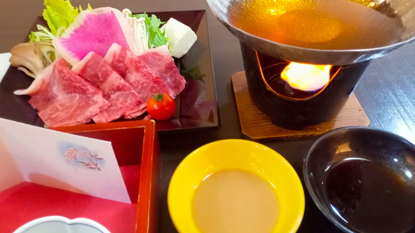 【黒毛和牛のプーアル茶しゃぶしゃぶ】群馬県産黒毛和牛のプーアル茶しゃぶしゃぶがメインの四季会席