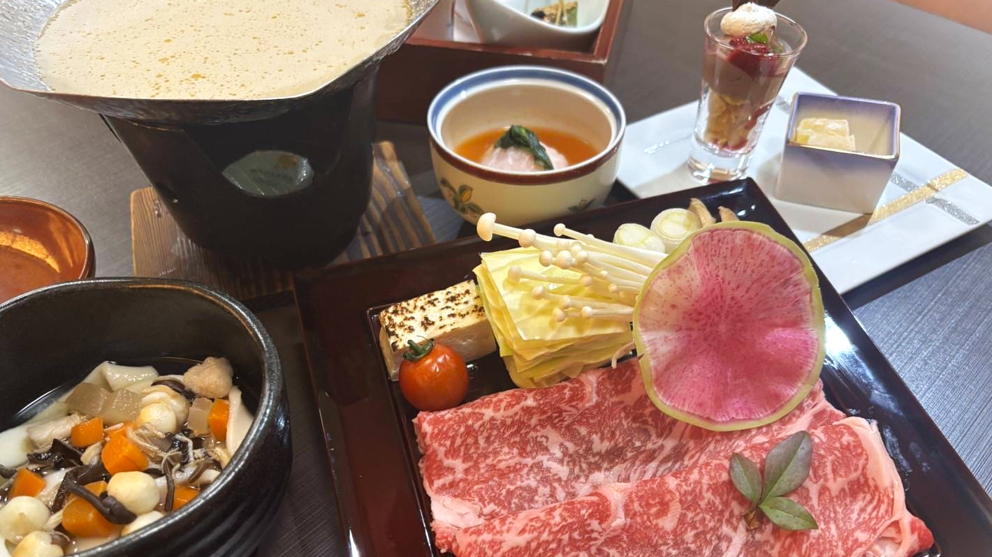 【黒毛和牛の利久鍋】地元の野菜と群馬県産黒毛和牛
