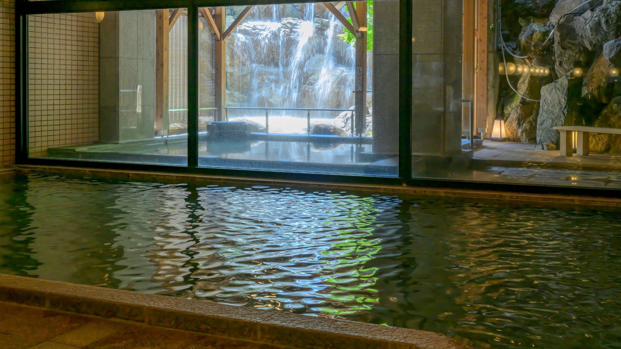 【女性大浴場-姫の滝ー】