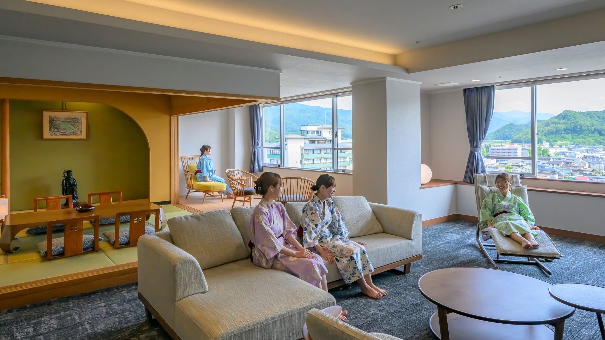 【特別貴賓室　琥珀】