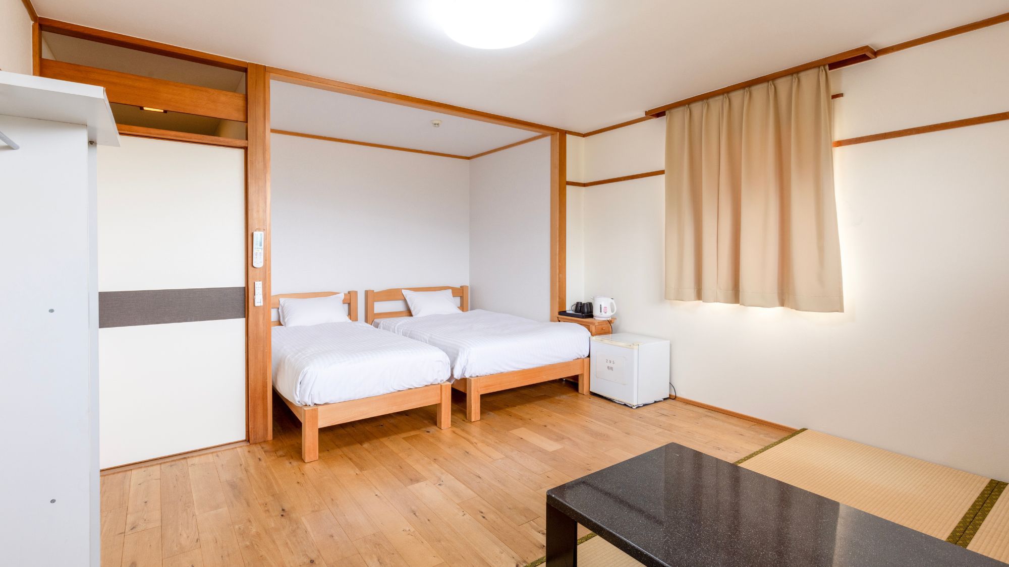 【高原側・205】和洋室／室外トイレ・共用浴場【ペット可】