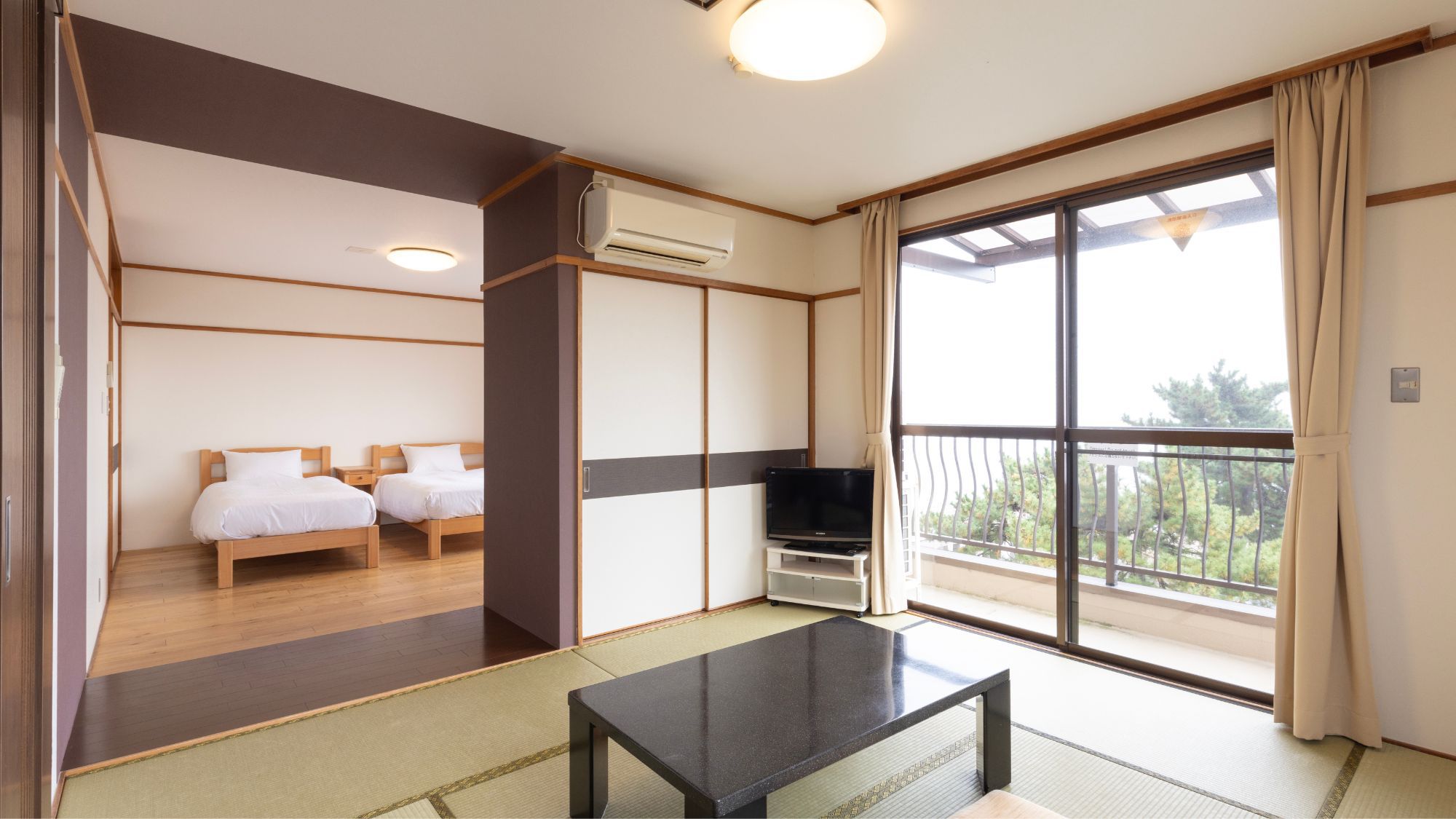 【琵琶湖側・302】和洋室／室内バス・トイレ付【ペット可】