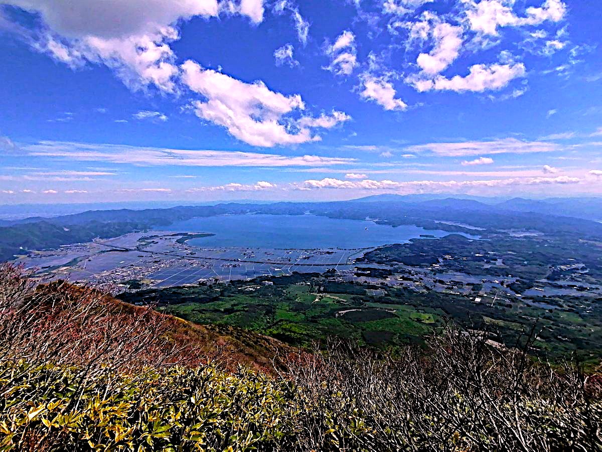 磐梯山山頂からの猪苗代湖