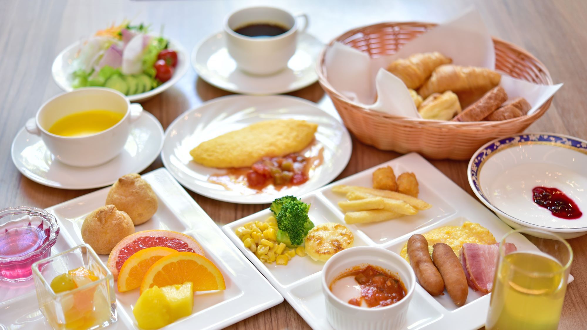 【バリューレート】60日前までの予約がお得（朝食付き）和洋ブッフェ or なだ万和定食