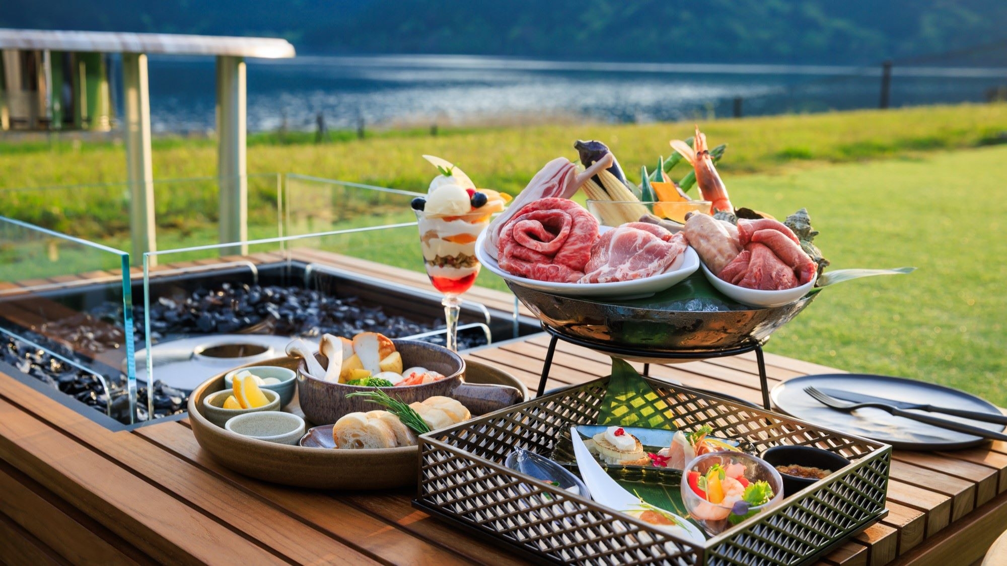 【夏期限定】『BBQ by the lake』湖畔のバーベキュー＜飲み放題付き＞プラン