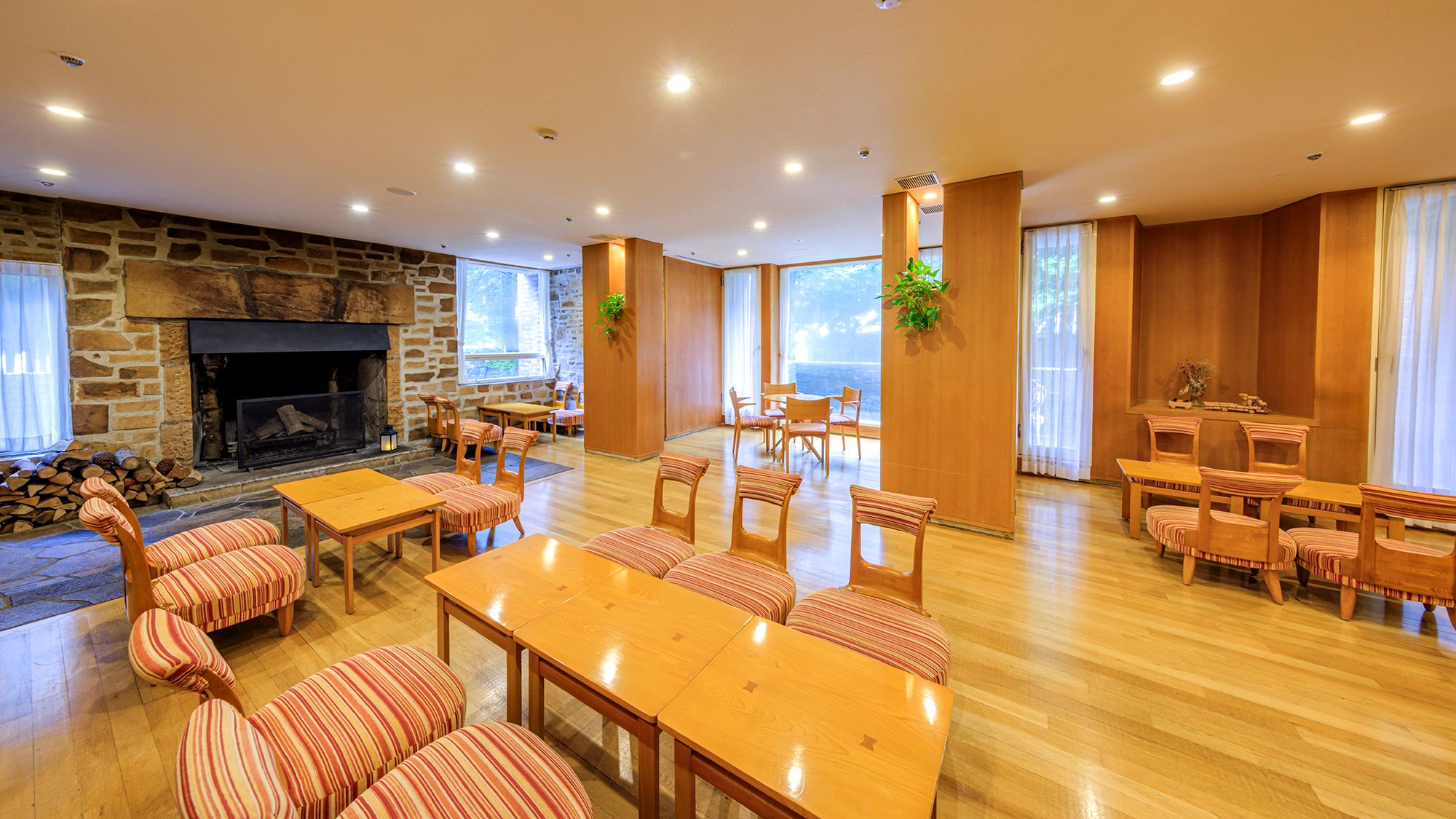 やまぼうし内観