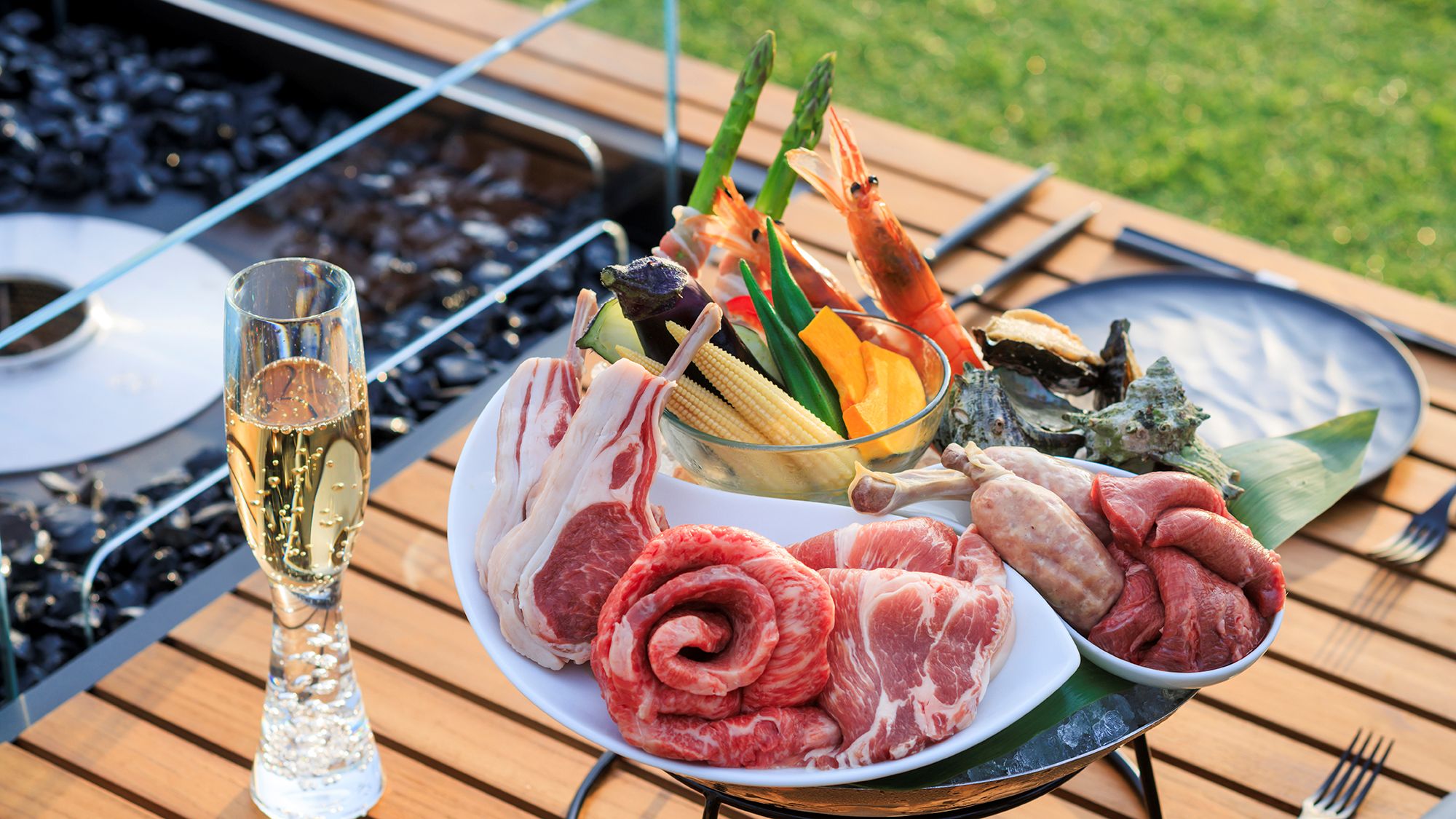 芦ノ湖畔の特等席で開放感あふれる夏限定のバーベキュー