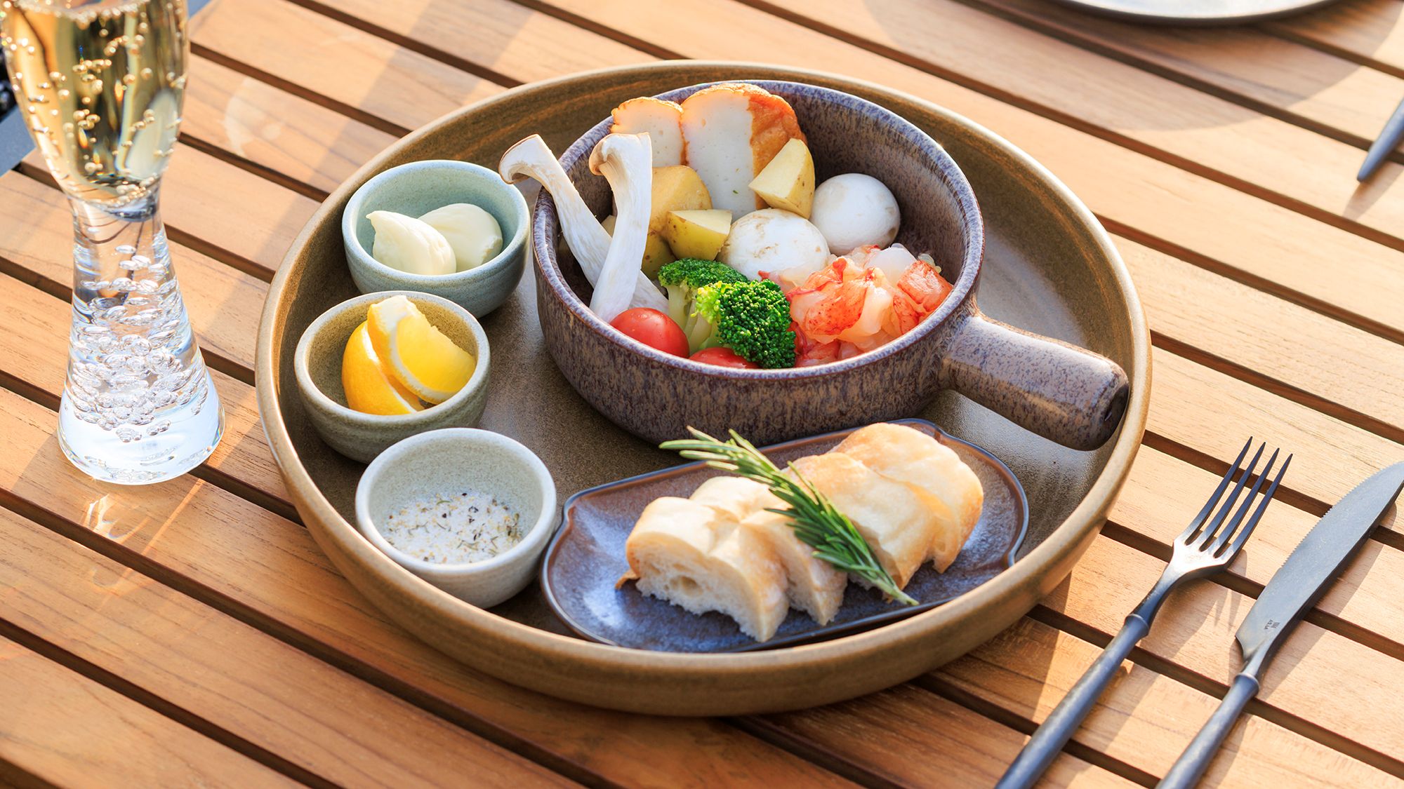 芦ノ湖畔の特等席で開放感あふれる夏限定のバーベキュー