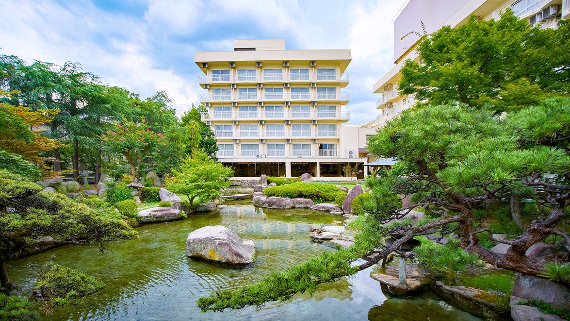 【グルメプラン】本ズワイガニ姿1杯付1泊2食 基本バイキングプラン