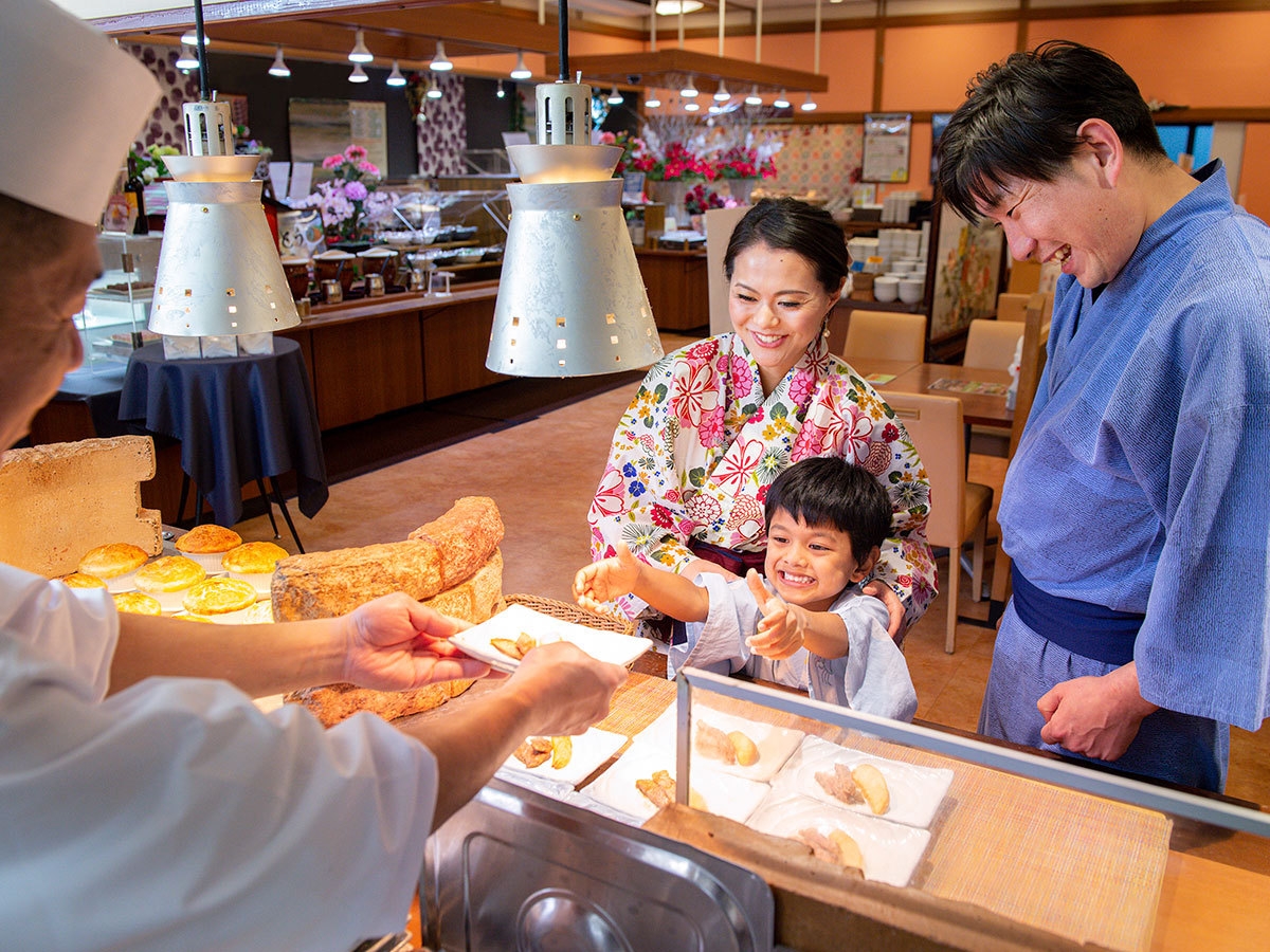 【5％OFF】【楽天スーパーSALE】山梨のご当地グルメと美肌の湯 1泊2食付 基本バイキング