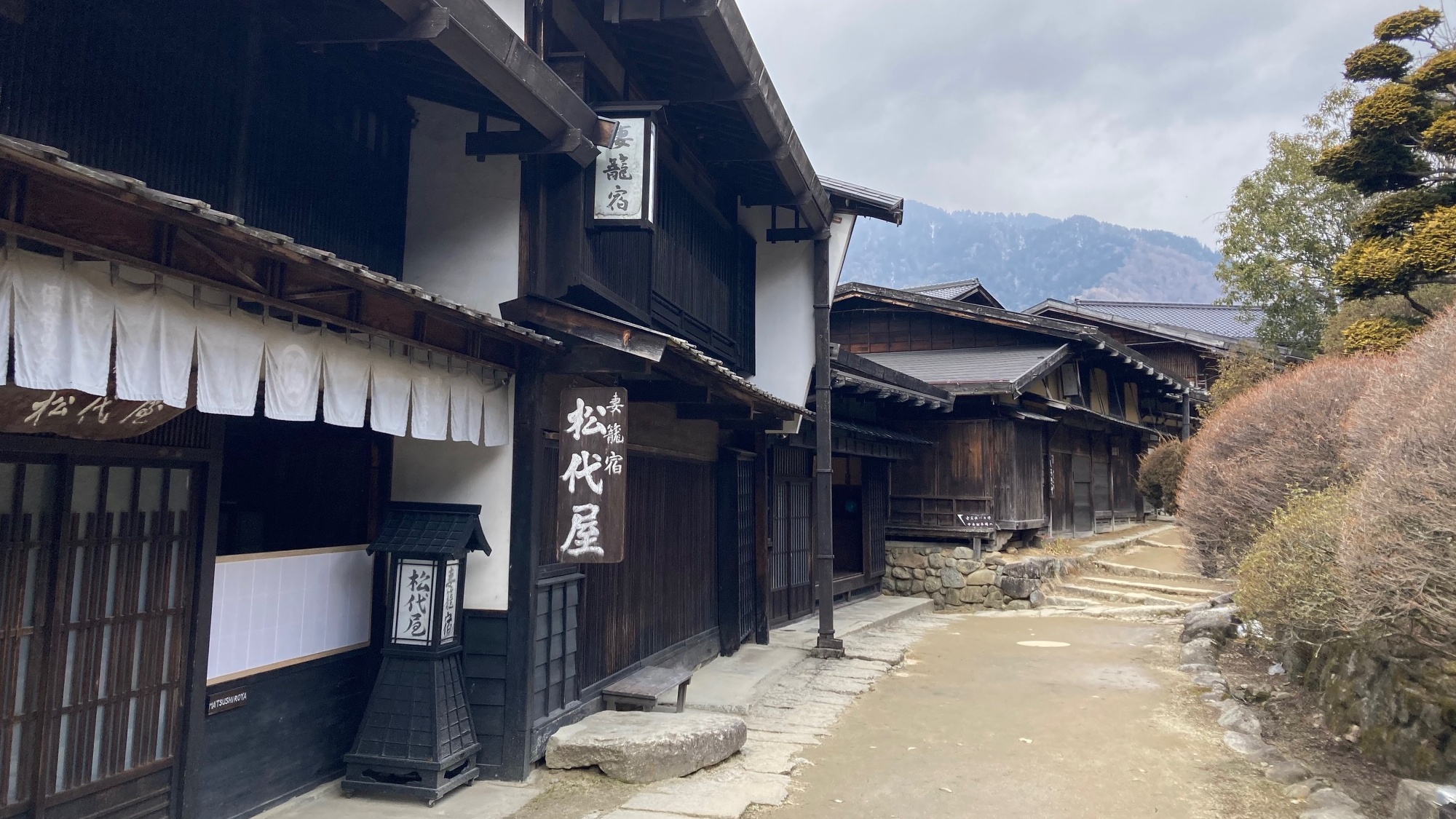 SAMURAI TRAIL中山道★木曽路★妻籠宿の街並み