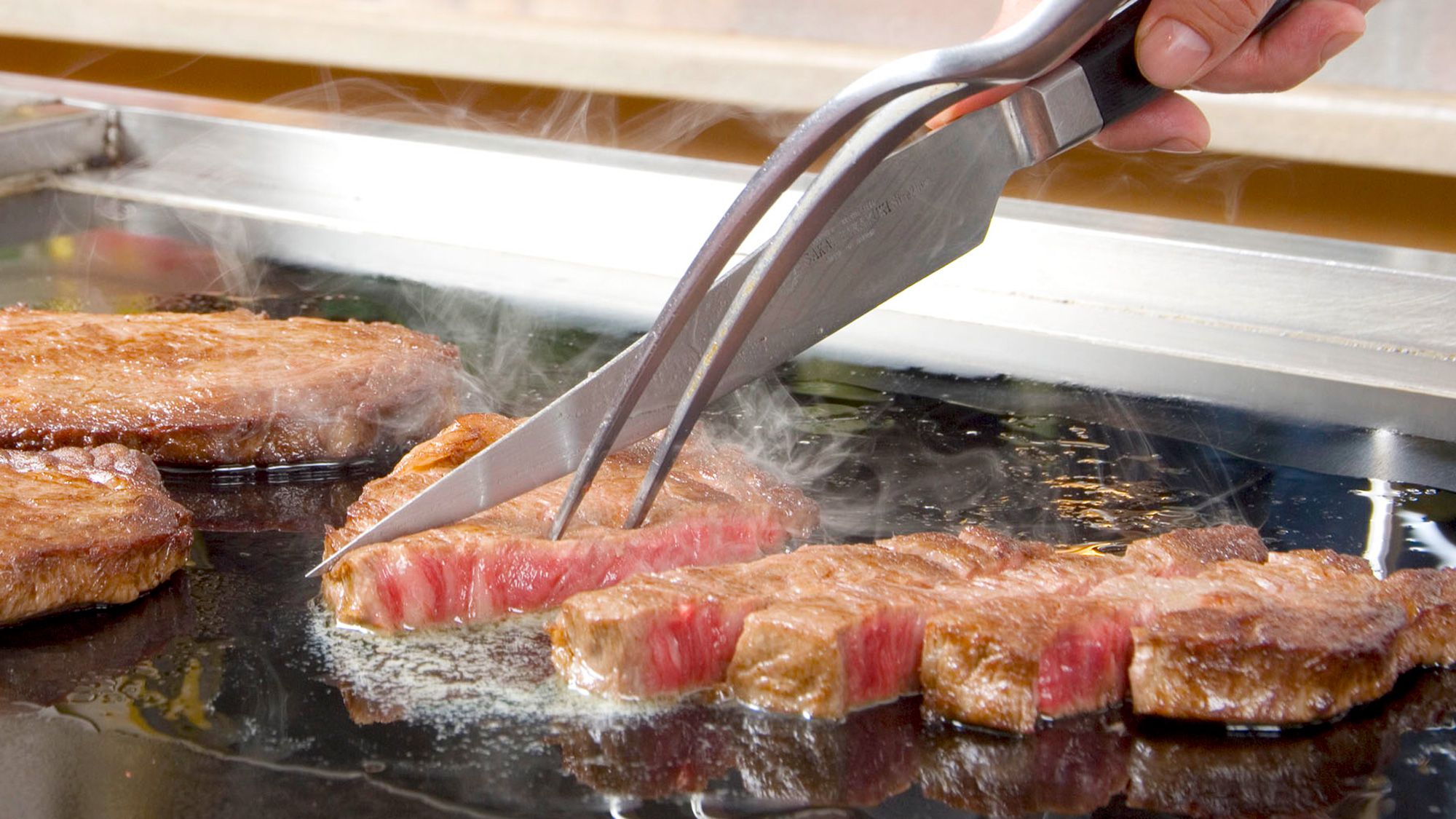 鉄板サーロインステーキ（イメージ）