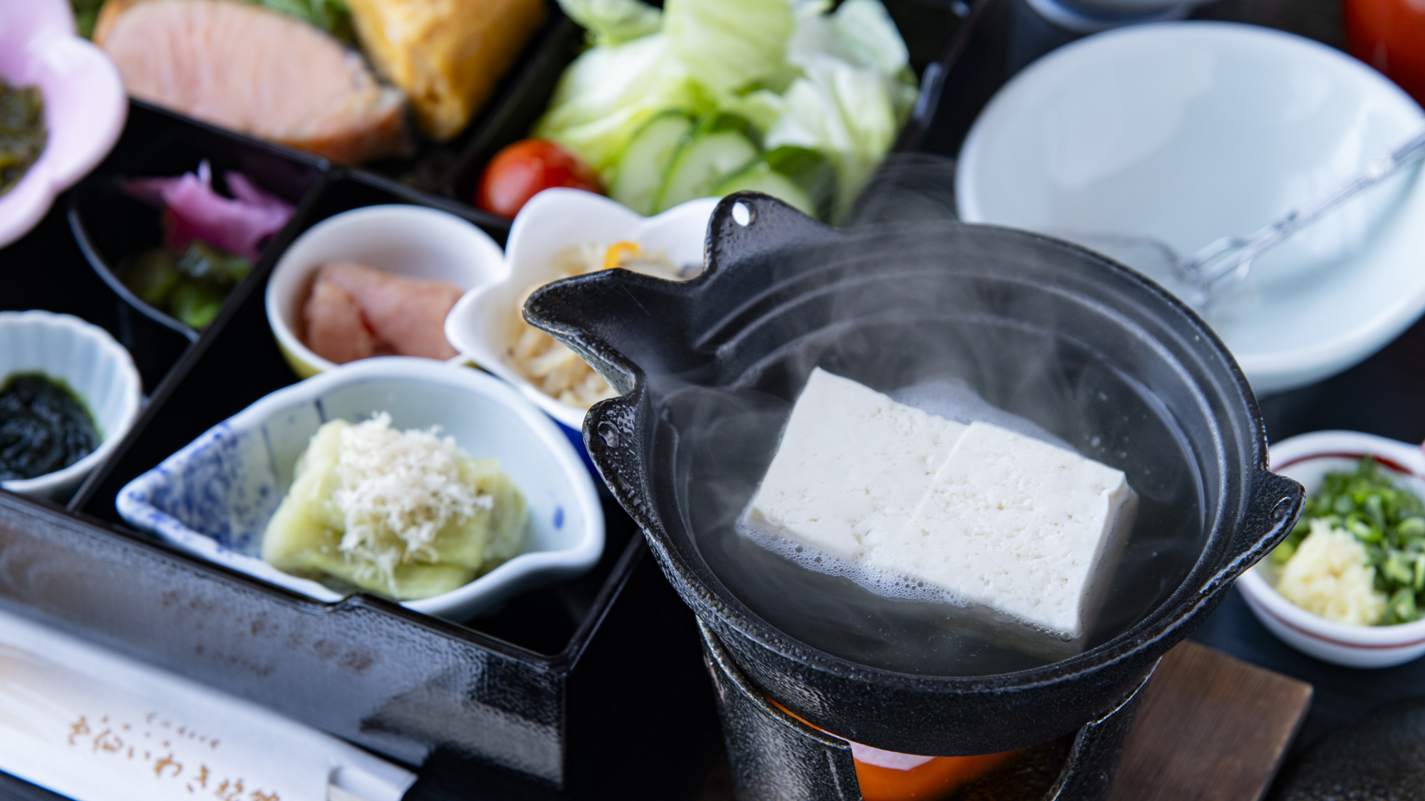 【朝食】湯豆腐は疲れた胃にやさしく染みわたります