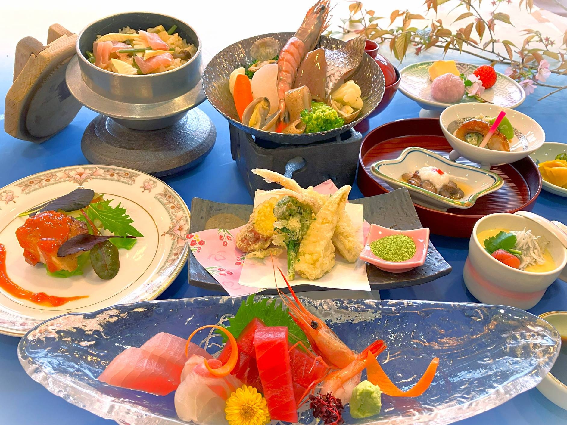 【楽天スーパーSALE】夕食は新鮮な海の幸・山の幸を使った会席料理（10品）を堪能