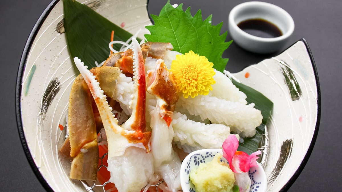 【1月先行予約】今予約すると超お得！【活蟹１杯相当の冬グルメ】〜ぷりぷり蟹刺し＆あつあつ蟹鍋など〜