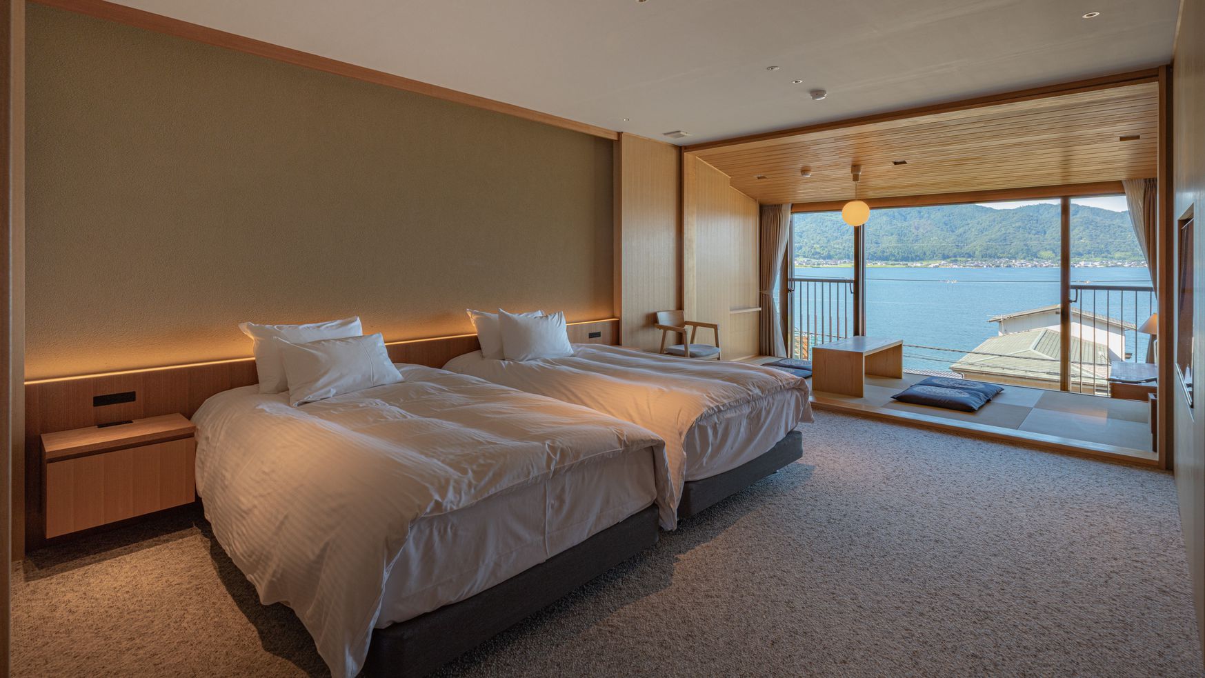 【海側和洋室】2022年11月リニューアルOPEN！天橋立が一望できる海側和洋室！