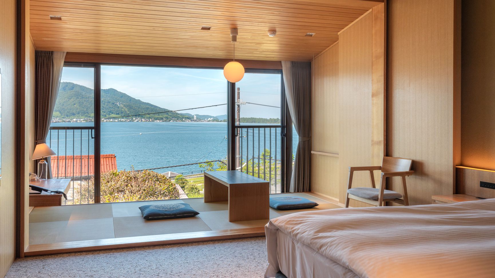 【海側和洋室】2022年11月リニューアルOPEN！天橋立が一望できる海側和洋室！