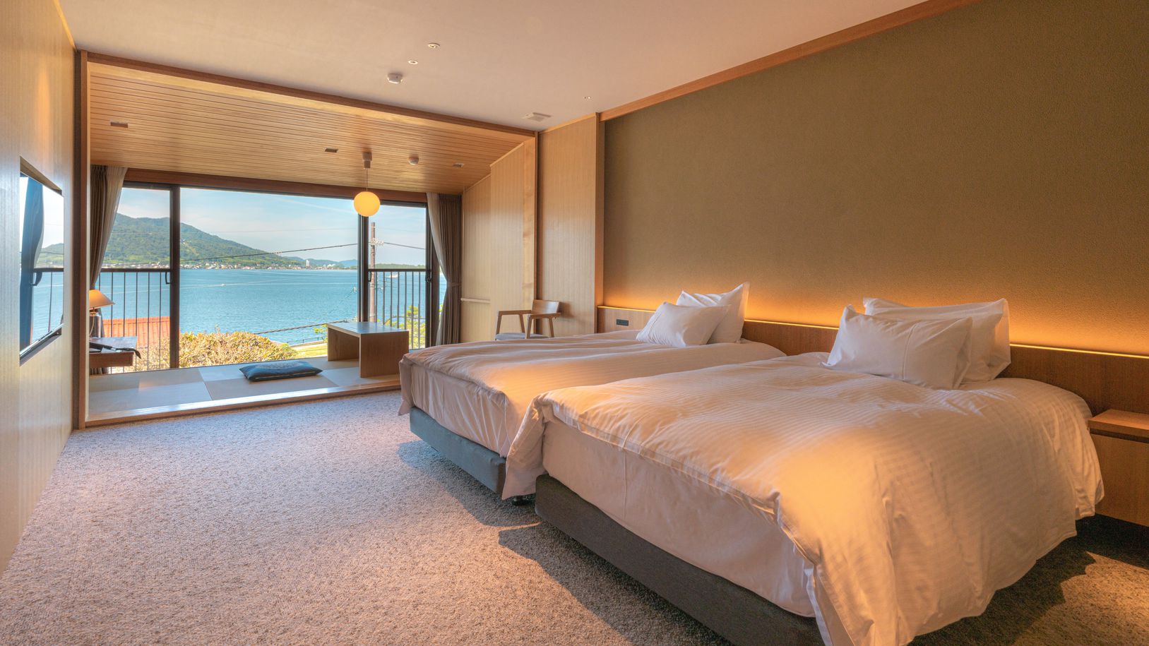 【海側和洋室】2022年11月リニューアルOPEN！天橋立が一望できる海側和洋室！