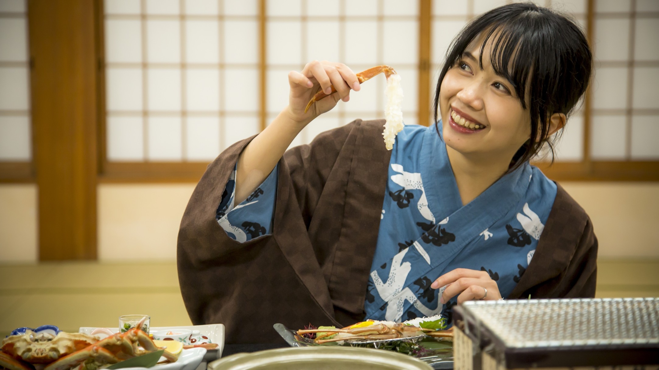 【活松葉蟹づくし】活蟹２杯◆活ガニのカニ刺しと香ばしく焼き上げた焼きガニや茹でガニの旨味を！