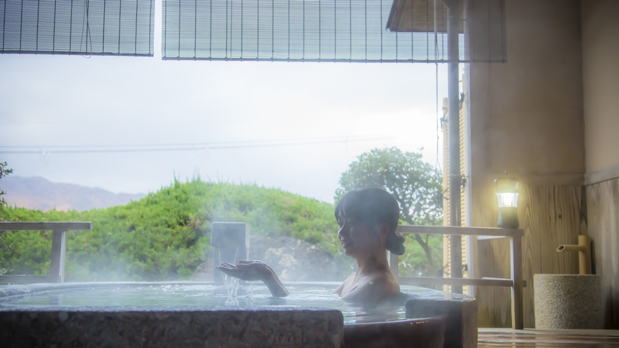 【露天風呂付・和室】客室の「天橋立温泉」にゆったりと浸かる贅沢な休日。