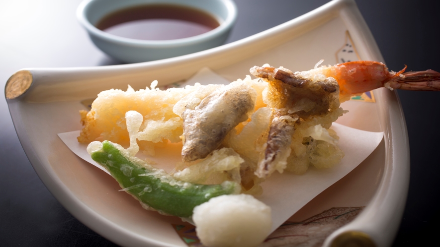 【秋・特選但馬牛＆地魚会席】松茸と海老の天ぷら（一例）