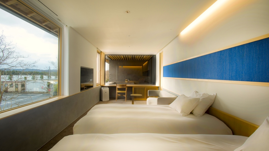 【蒼翠 so-sui】2階はベッドとリビングルーム、露天風呂を完備、天橋立を望みながらゆっくりと。 