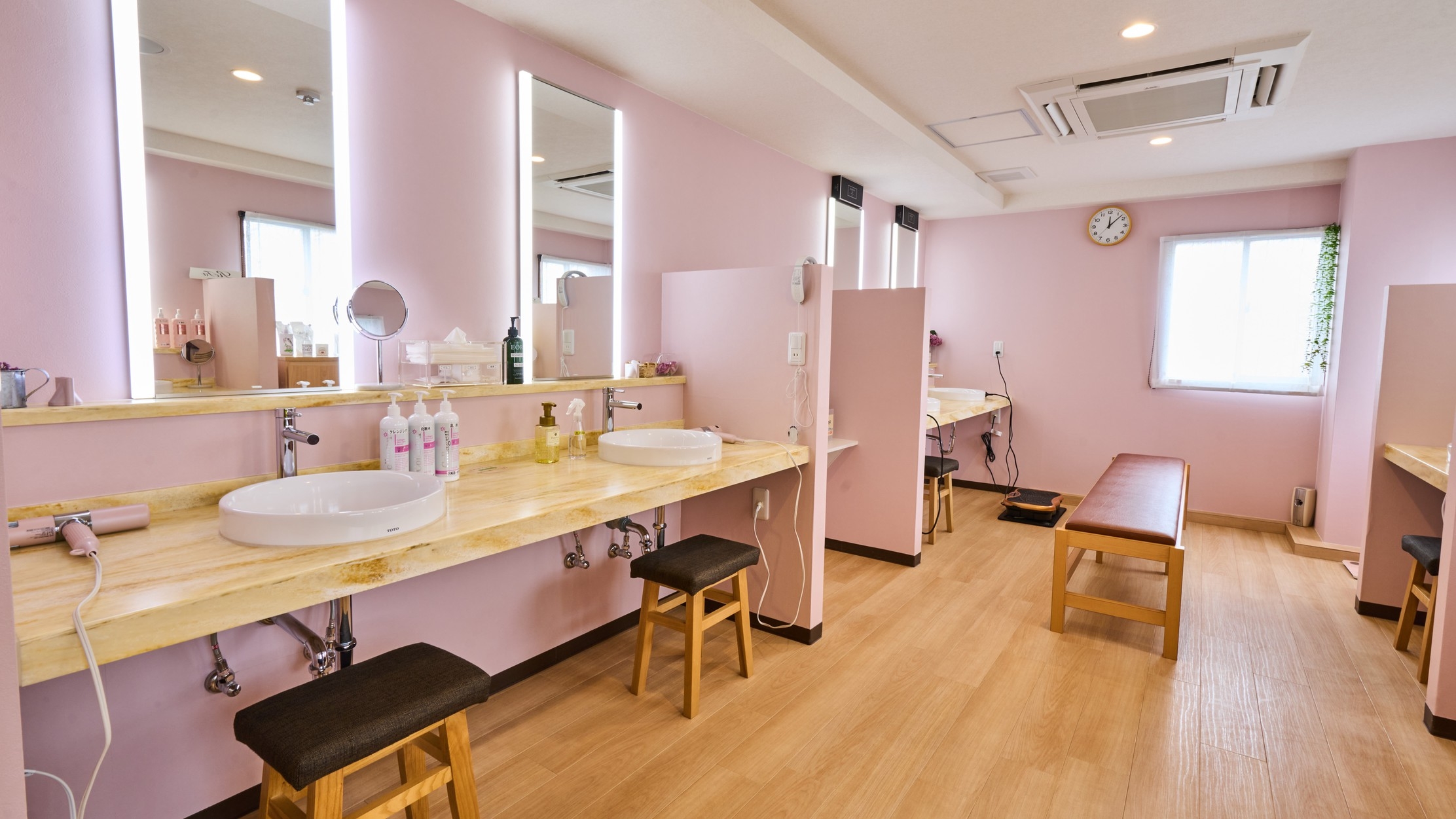 【当日限定】素泊りでシンプルステイ　男性専用大浴場や女性専用岩盤浴でおくつろぎ♪ドリンクバー付き！