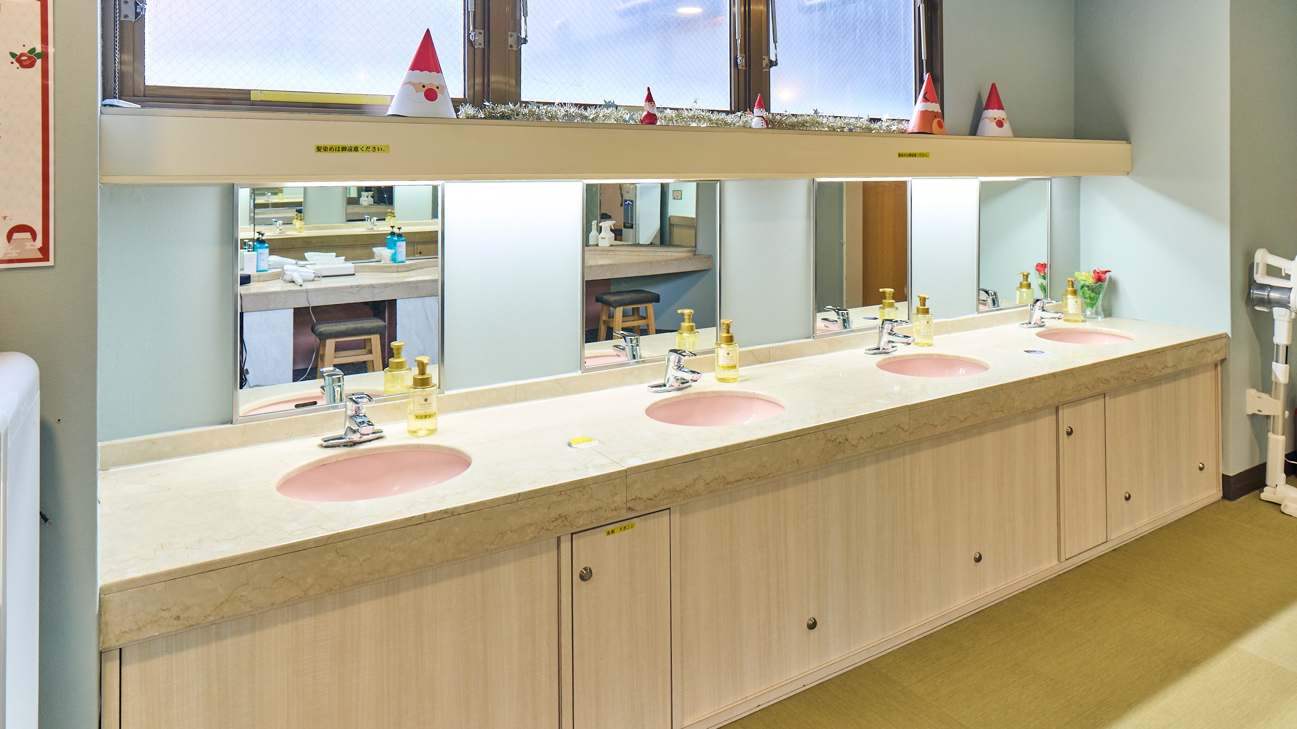 脱衣所化粧スペース