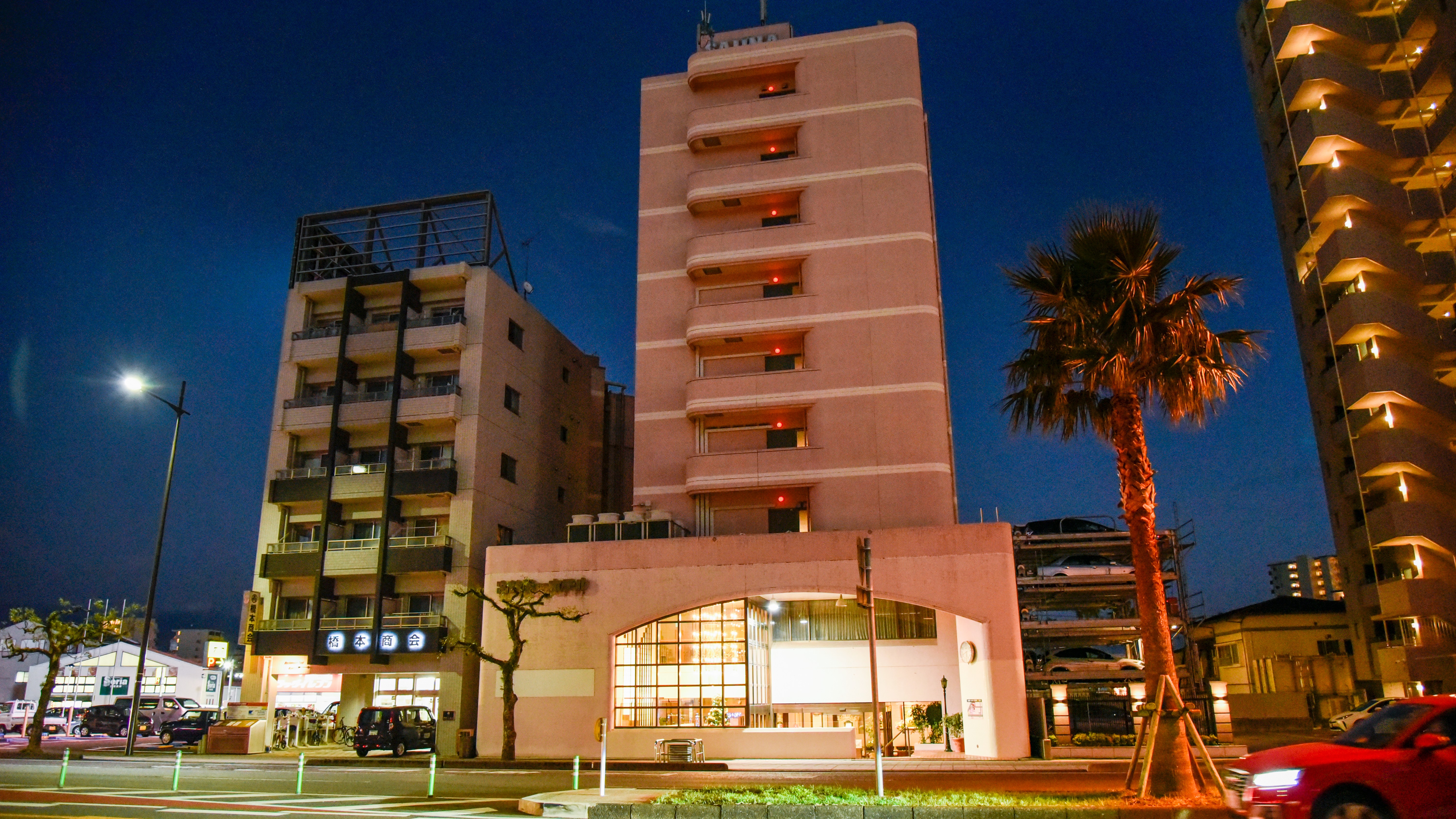 ホテル入り口【西口】