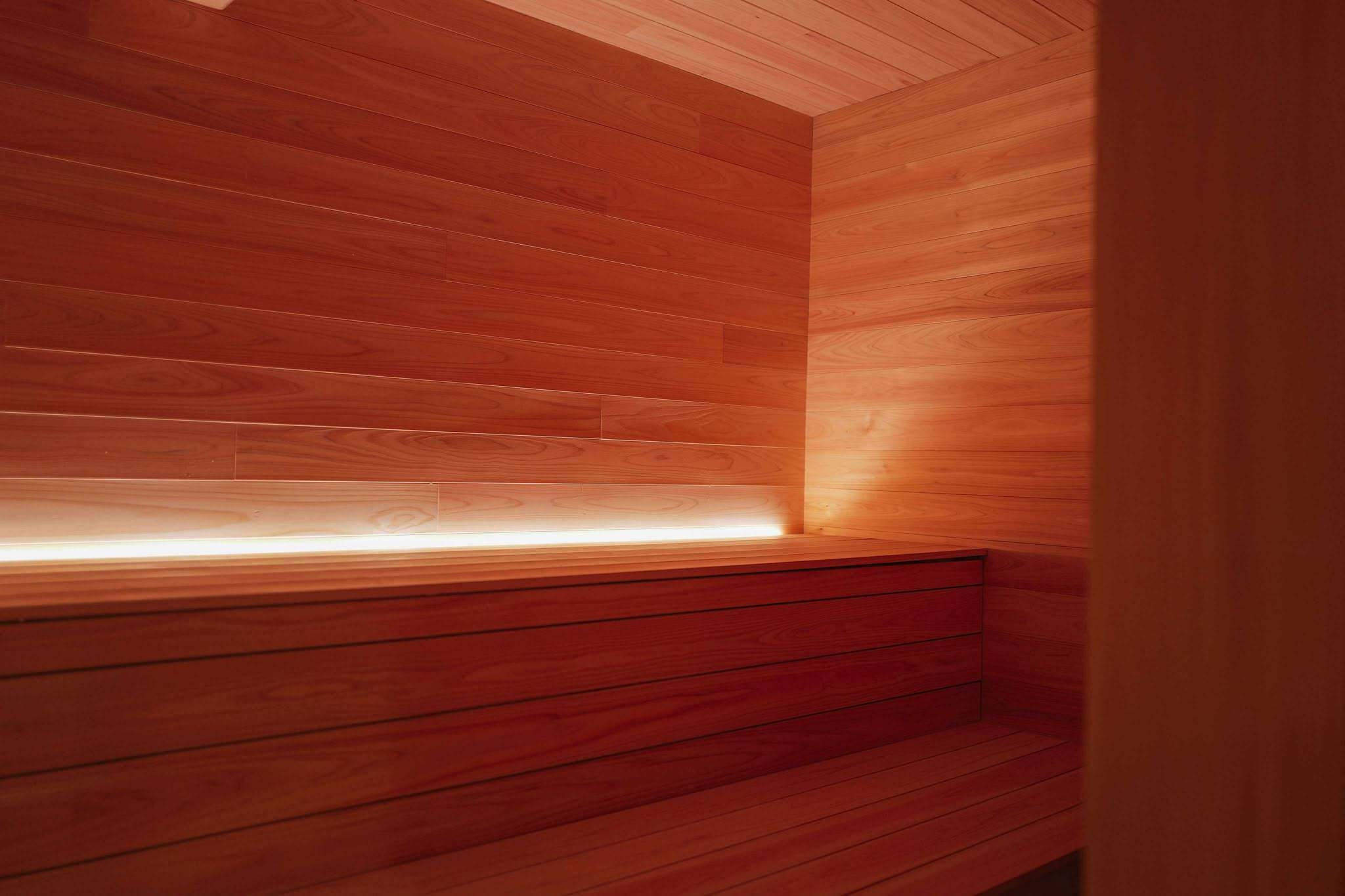 【サウナ・温冷浴で究極の解放】「川の湯」満喫プラン〜木の香りに包まれる休息〜〈朝食付き〉　