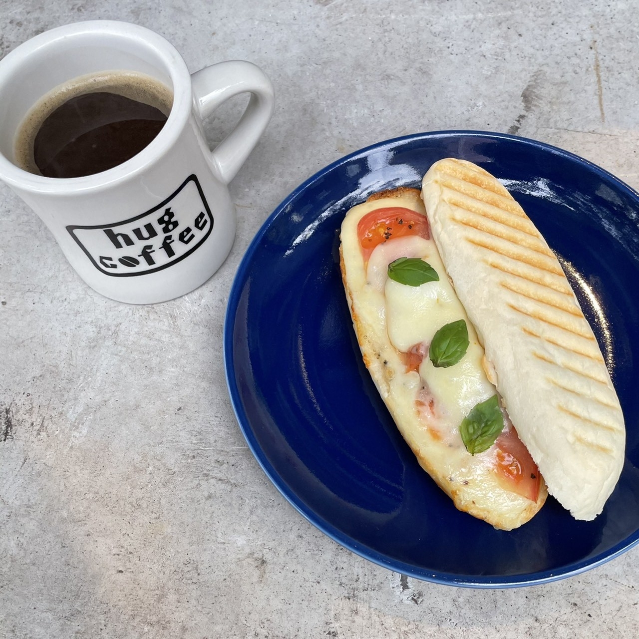 【朝食付】地元で人気コーヒーショップ【Hug coffee】でモーニング♪※テイクアウトできます！