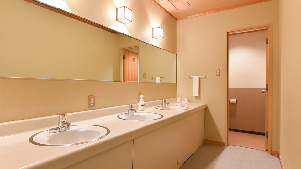 *【和室24畳】客室には洗面台・トイレ（温水洗浄便座）完備