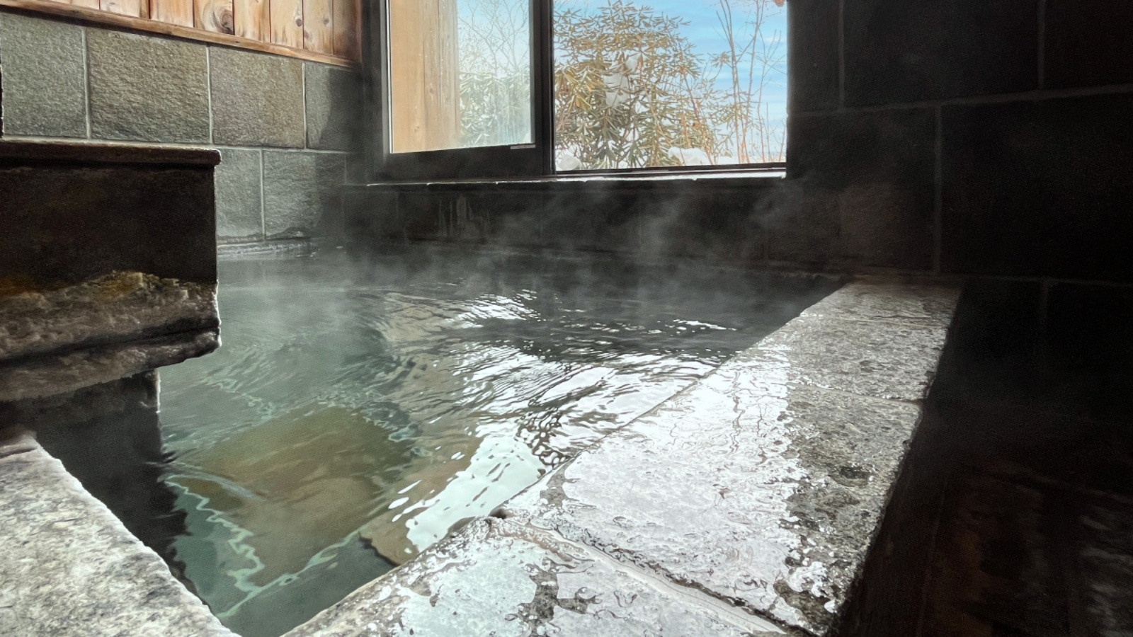 ★現金特価・素泊★草津旅応援プラン！お1人様1650円ＯＦＦ！居心地満点＆温泉でリラックス